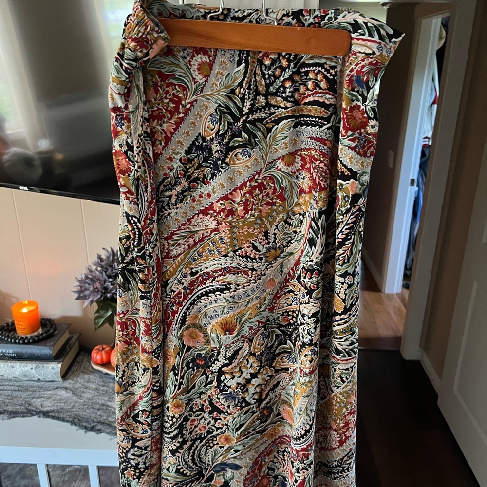 Vince Camuto Maxi skirt
